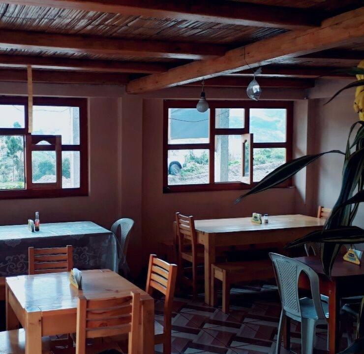 Hostal Dona Clarita & Vegetarian Food Chugchilan Ngoại thất bức ảnh